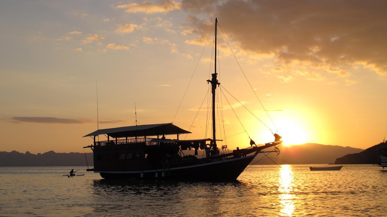 Blue Marlin Dive Komodo ลาบวนบาโจ ภายนอก รูปภาพ