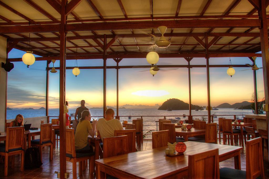 Blue Marlin Dive Komodo ลาบวนบาโจ ภายนอก รูปภาพ